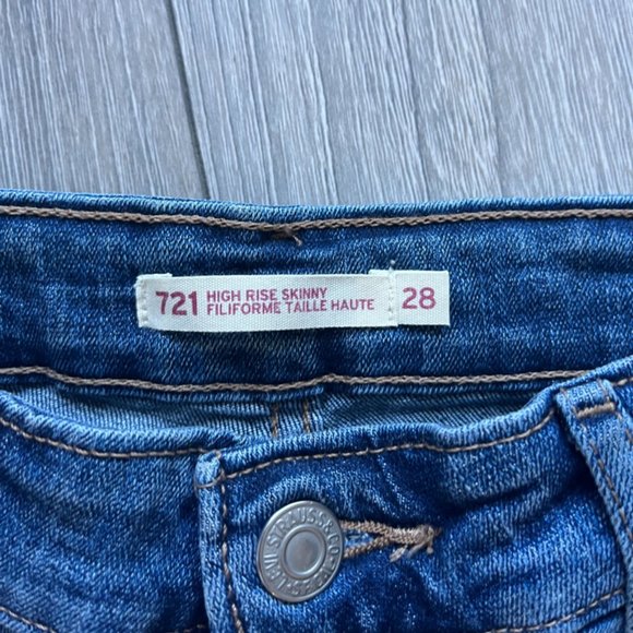 Levi's | 721 High Rise Skinny Jeans - Picture 3 of 3